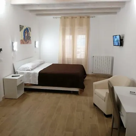 Opera Boutique 3*