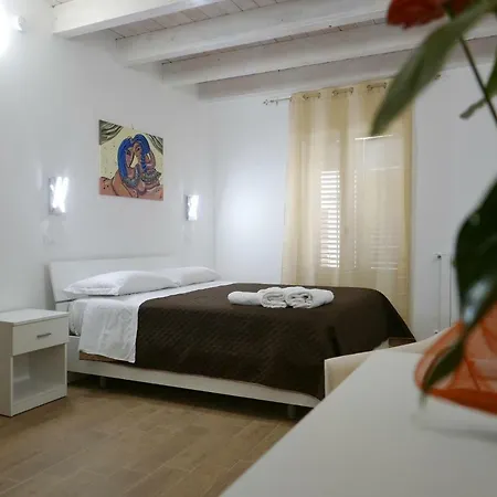 Opera Boutique 3* Монреале
