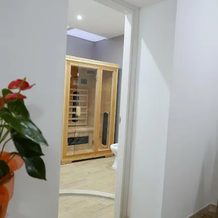 Opera Boutique Szálloda 3*