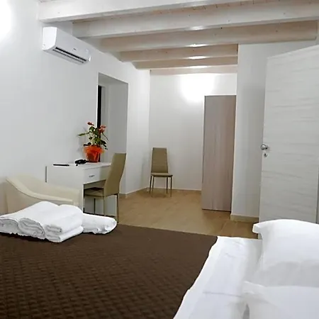 Hotel Opera Boutique 3*